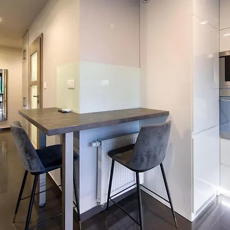 Pretty, Comfy And Spacious *
